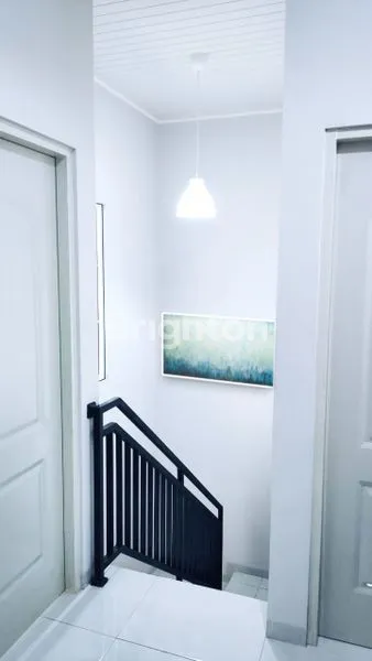 image RUMAH SIAP HUNI 2 LANTAI DEKAT UNPAM PAMULANG TANGERANG SELATAN (6)