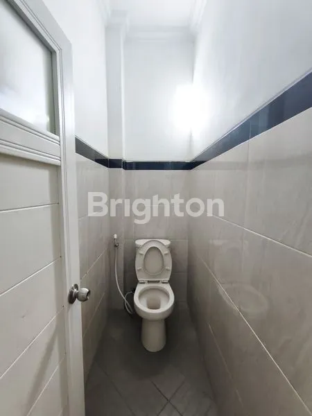 image RUKO 2 LANTAI BAGUS DAN LUAS DI PINGGIR JALAN UTAMA MAHENDRADATA (6)