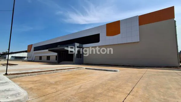 GUDANG 1,5 LANTAI  BARU BANGUN LUAS TANAH 2HA, LUAS BANGUNAN +/-  9000METER DI  SENTUL, BABAKAN MADANG, BOGOR, JAWA BARAT (KODE BYR 2770)