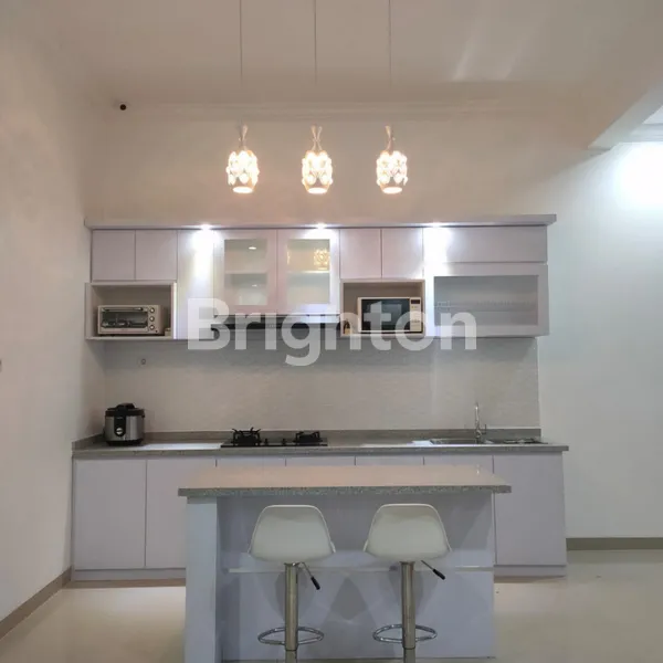 image RUMAH HOEK 3LANTAI,MODERN TROPIS JATIBENING BEKASI, HARGA TURUN 800JT (3)