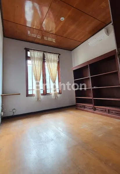 image BIG HOUSE, BIG PLAN, BIG VISION: RUMAH BESAR DI LINGKUNGAN TENANG DI SANUR (7)