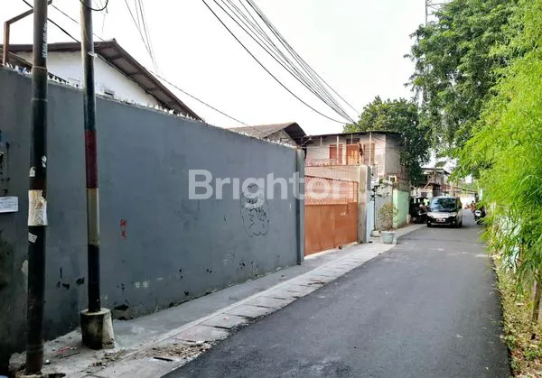 image DIJUAL GUDANG PLUS KONTRAKAN JAKARTA BARAT (2)