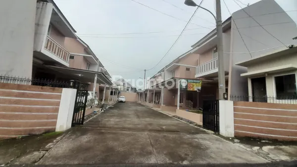 image RUMAH SIAP HUNI SHM DI CLUSTER MAGNOLIA PAMOYANAN DENGAN TAMAN & CARPORT (2)