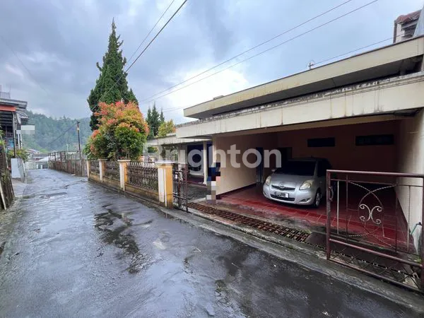 VILLA ASRI STRATEGIS TAWANGMANGU DEKAT JALAN RAYA