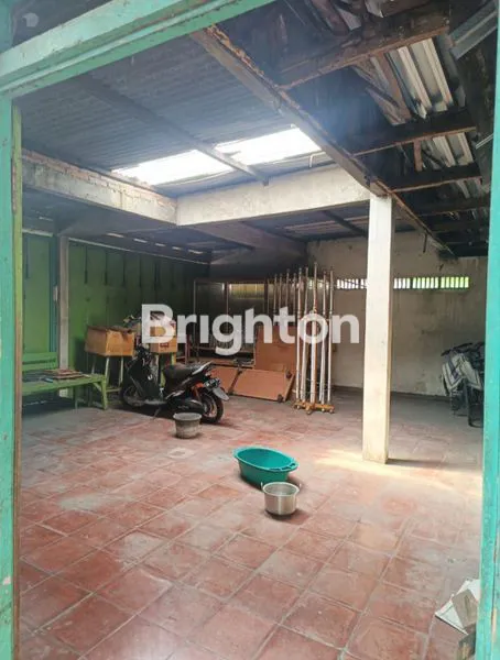 image DIJUAL PROPERTI DI KOTA MADIUN, LOKASI SANGAT STRATEGIS, COCOK BUAT USAHA TOKO / KLINIK KECANTIKAN / BENGKEL MOBIL (6)