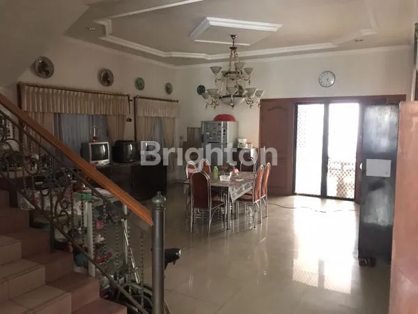 image RUMAH MANYAR KERTOARJO DEKAT KERTAJAYA, ATLAS SPORTS CLUB (3)