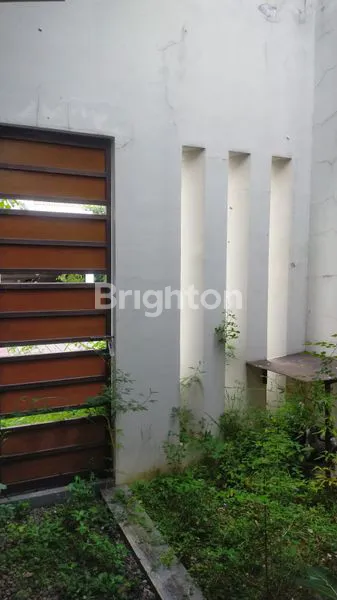 image RUMAH SUDUT DI TENGAH KOTA FULL FURNISH (8)