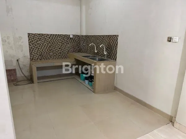 image RUMAH BAGUS DI JALAN AMBON NUSALOKA BSD SERPONG TANGERANG SELATAN (4)