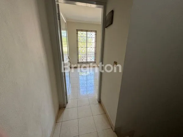 image RUMAH BAGUS DI JALAN AMBON NUSALOKA BSD SERPONG TANGERANG SELATAN (1)