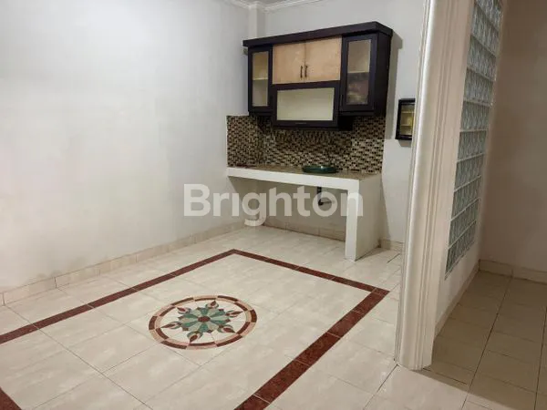 image RUMAH BAGUS DI JALAN AMBON NUSALOKA BSD SERPONG TANGERANG SELATAN (7)