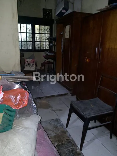 image RUMAH DI JUAL DALAM KOMPLEK PERUMAHAN PERLU RENOVASI (2)