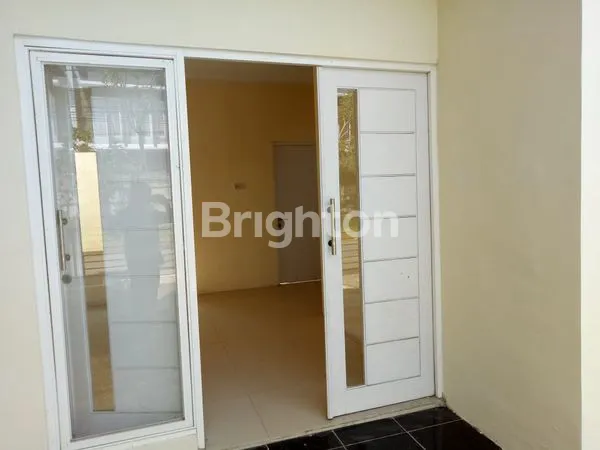 image RUMAH 2 LANTAI SIAP HUNI DI GREEN LAKE NATURAL LIVING (1)