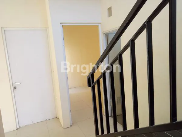 image RUMAH 2 LANTAI SIAP HUNI DI GREEN LAKE NATURAL LIVING (7)