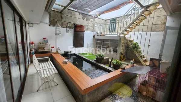 image RUMAH MEWAH 2 LANTAI DI JGC - 217M2, 4+1 KT, SEMI FURNISHED (4)