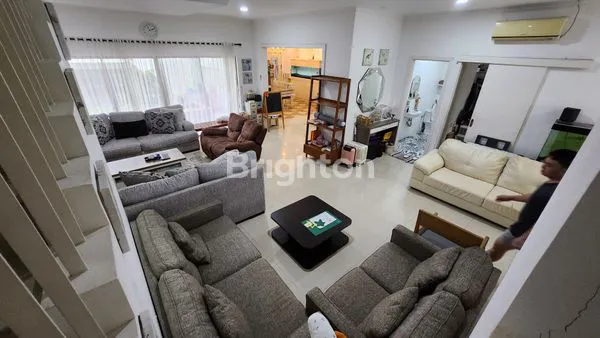 image RUMAH MEWAH 2 LANTAI DI JGC - 217M2, 4+1 KT, SEMI FURNISHED (8)