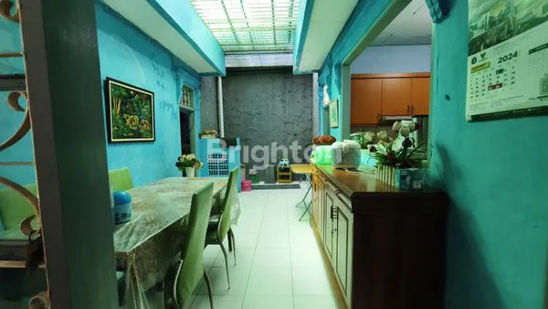 image RUMAH JELAMBAR GAYA RESORT DENGAN TANAH LUAS  DIHITUNG TANAH  DAN MURAH (7)