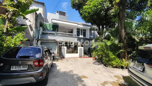 image RUMAH JELAMBAR GAYA RESORT DENGAN TANAH LUAS  DIHITUNG TANAH  DAN MURAH (1)