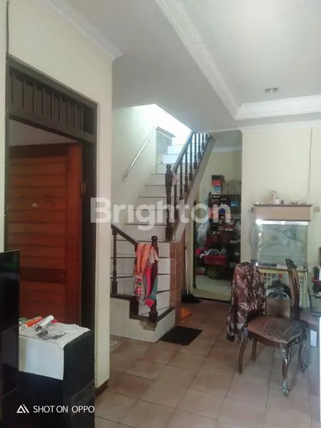 image JUAL RUMAH 2 LANTAI DI KARANGBENDO JATINGALEH (2)