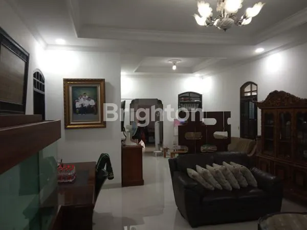 image RUMAH BESAR MEWAH DI KELAPA DUA CIMANGGIS DEPOK (6)