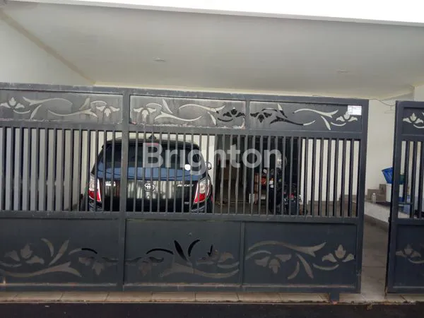 image RUMAH BESAR MEWAH DI KELAPA DUA CIMANGGIS DEPOK (3)