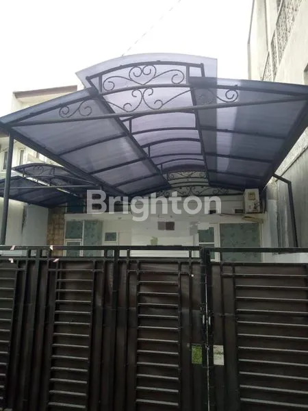 RUMAH DI KOMPLEK  DI LINGKUNGAN YANG AMAN DAN NYAMAN