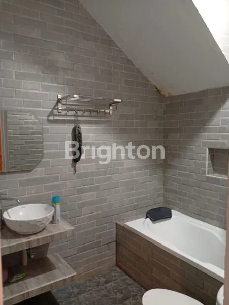 image RUMAH SIAP HUNI DAN TOKO SIAP PAKAI LOKASI STRATEGIS DI CIBUBUR JAKARTA TIMUR (7)