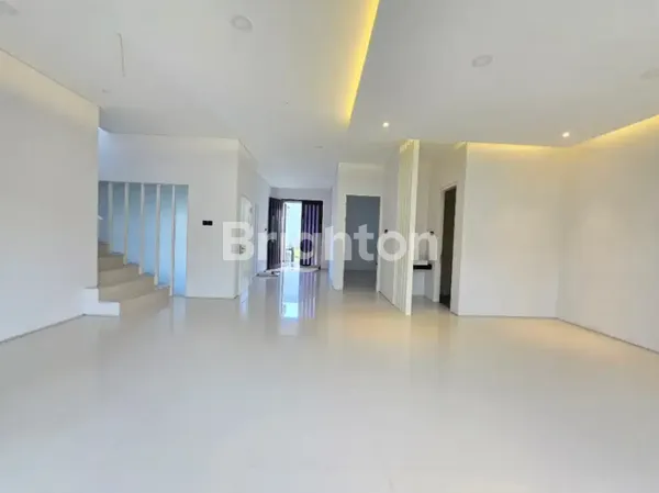 image  RUMAH ROYAL RESIDENCE DEKAT PAKUWON MALL, DEKAT GRAHA FAMILI LOOPS, DEKAT KAMPUS UNESA LIDAH  (3)