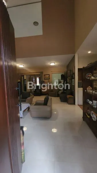 image RUMAH BESAR CANTIK DAN ASRI (4)