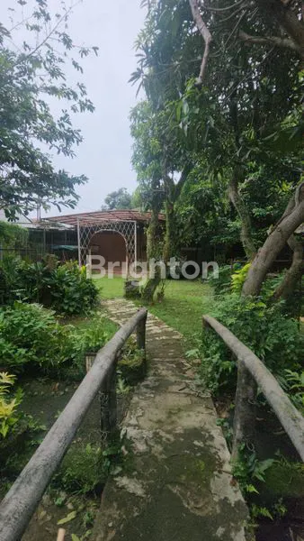 image RUMAH BESAR CANTIK DAN ASRI (8)