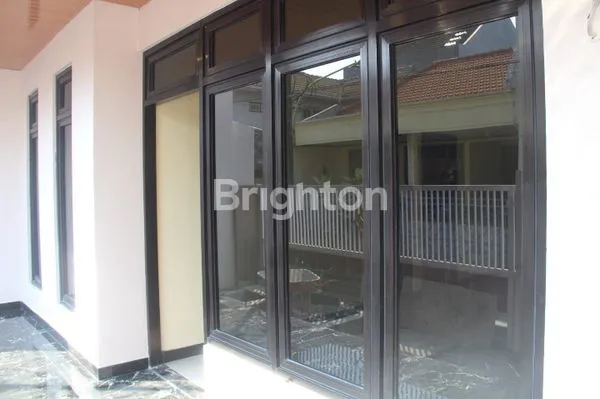 image RUMAH 2 LANTAI PEPELEGI WARU (6)