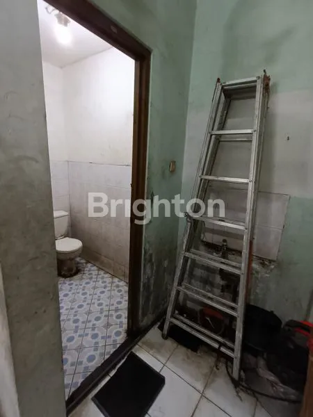 image RUKO 3.5 LANTAI PENGAMPON SQUARE DEKAT PASAR LOAK GEMBONG (7)