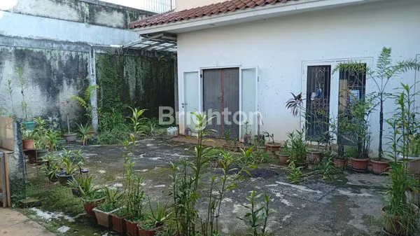 image RUMAH 2 LANTAI VILLA MELATI MAS (2)