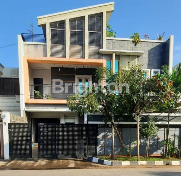 image GREEN GARDEN, 3 LANTAI (1)