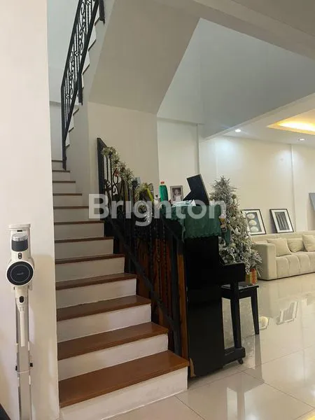 image RUMAH CANTIK 2 LANTAI, HADAP SELATAN, BEBAS BANJIR (6)