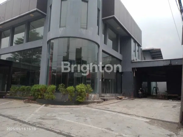 image GEDUNG PANDANARAN PUSAT KOTA SEMARANG (6)