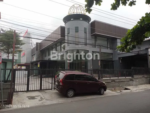 GEDUNG PANDANARAN PUSAT KOTA SEMARANG