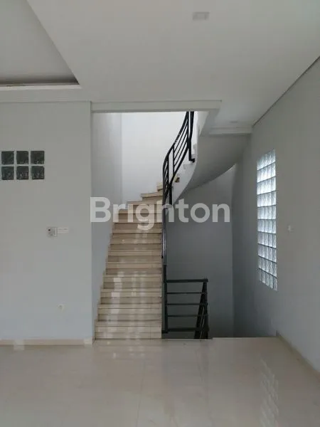 image RUMAH 2.5 LT FULL RENOVASI DI KEBON JAHE JAKARTA PUSAT (3)