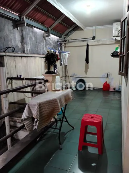 image RUMAH DI PINGGIR JALAN (7)