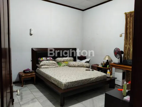 image RUMAH DI PINGGIR JALAN (5)