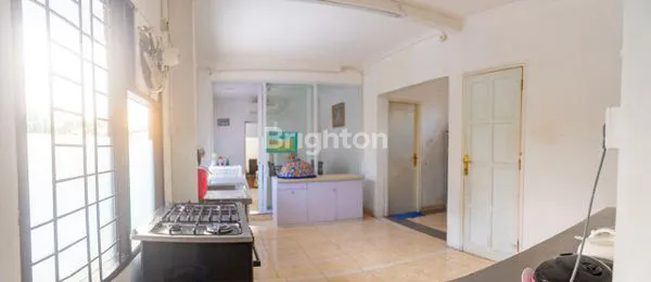 image RUMAH BESAR 2 LANTAI SIAP HUNI DI PERUMAHAN BALIKPAPAN BARU (4)