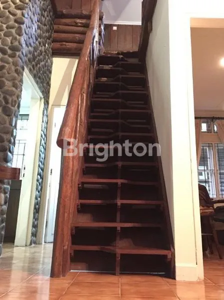 image RUMAH VILLA KAYU ANTI GALAU DI KOTA BUNGA PUNCAK (5)