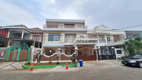image DIJUAL RUMAH DIMAHONI RAYA  DEKET SEKOLAH ANAK TERANG (1)