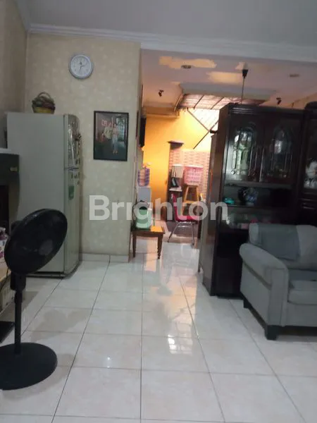 image DIJUAL CEPAT RUMAH TAMAN ROYAL 1 (3)