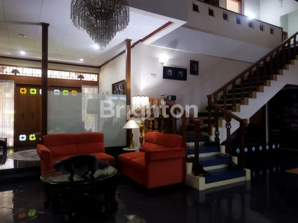 DIJUAL RUMAH BESAR BAGUS DEKAT BANDUNG SUPERMAL, BANDUNG