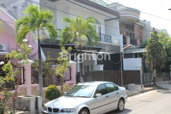 image RUMAH MEWAH 2.5 LANTAI MANYAR KERTOADI (7)