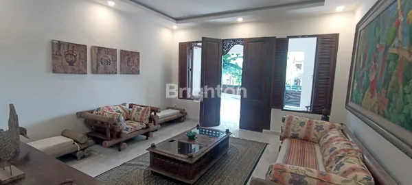 image RUMAH ASRI BALI DENGAN TAMAN LOKASI CIRENDE (3)