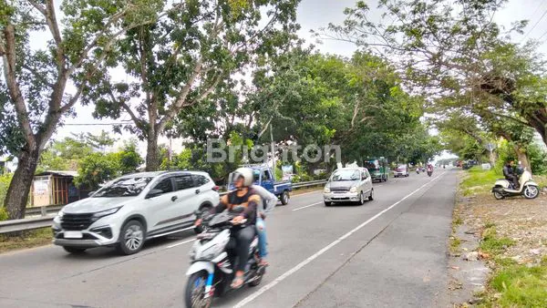 image TANAH 13 ARE UNTUK MACEM MACEM USAHA PINGGIR JALAN PASS  IB MANTRA  AREA PANTAI SABA BLAHBATU GIANYAR  (8)