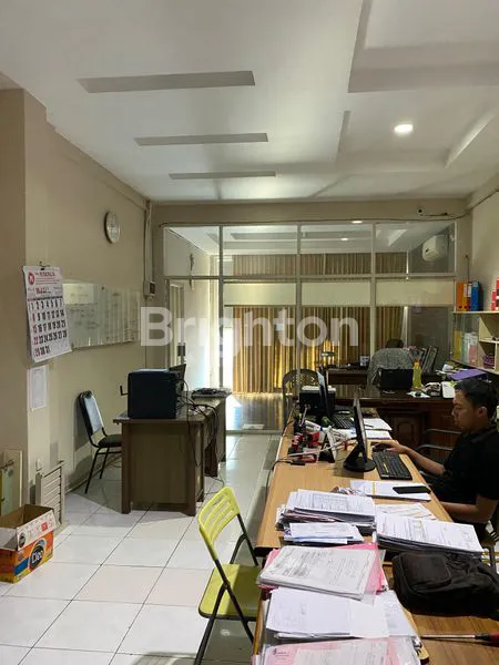 image RUKO STRATEGIS DI MANYAR KERTOARJO (2)