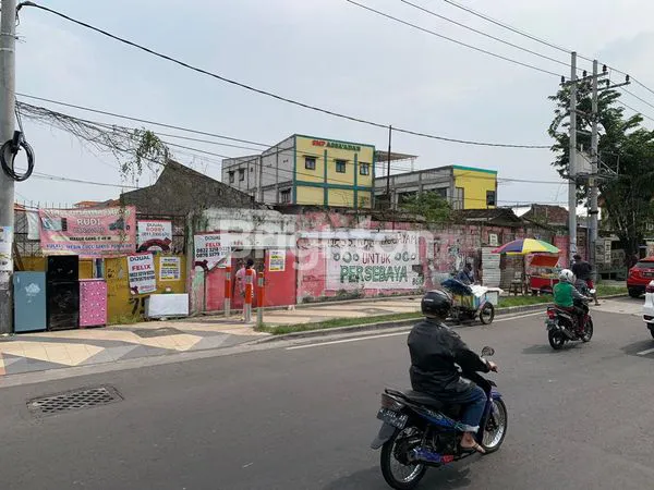 JUAL / SEWA TANAH RAYA SEMEMI SURABAYA NOL JALAN.  DEKAT GRAND PAKUWON & CITRALAND