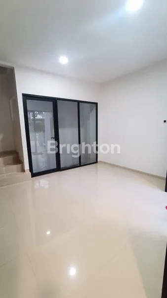 image RUMAH TYPE SCANDANAVIAN MINIMALIS MODERN SIAP HUNI DEKAT DENGAN RAYA MERR, KEPUTIH, MULYOSARI, WONOREJO (2)